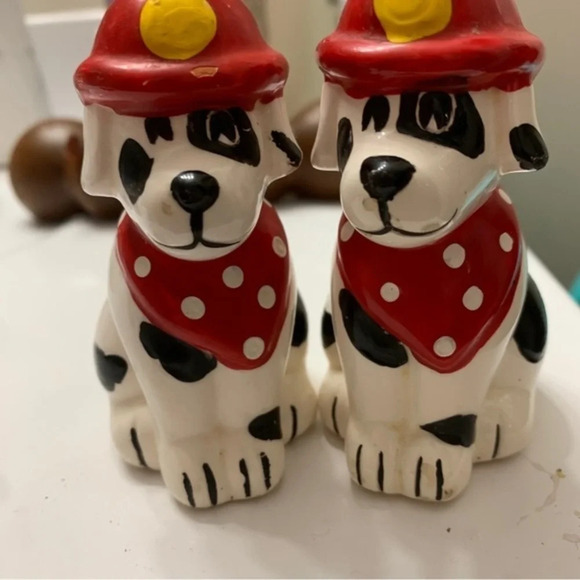 Vintage Dalmatian Fire Dog Salt and Pepper Shakers - Picture 6 of 6